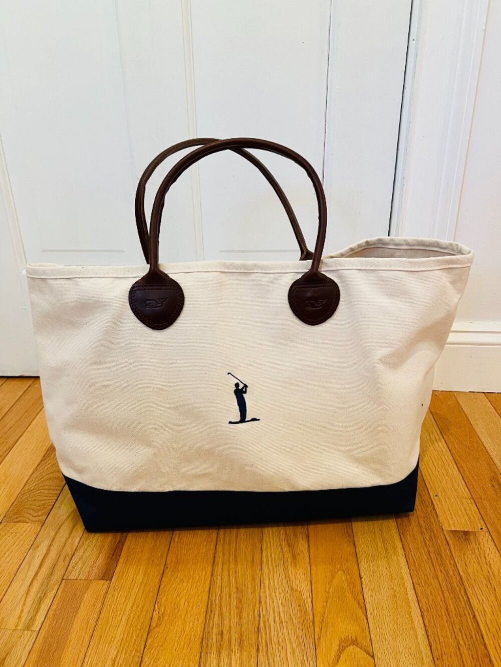 Vineyard Vines Golf Tote Bag with Leather Handles - Picture 12 of 16